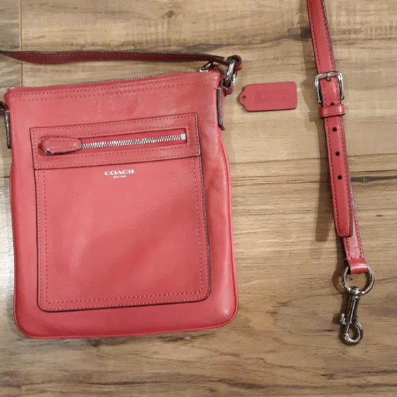 Coach Hot Pink Leather Crossbody Bag. - Picture 1 of 8
